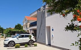 Zilip Apartments